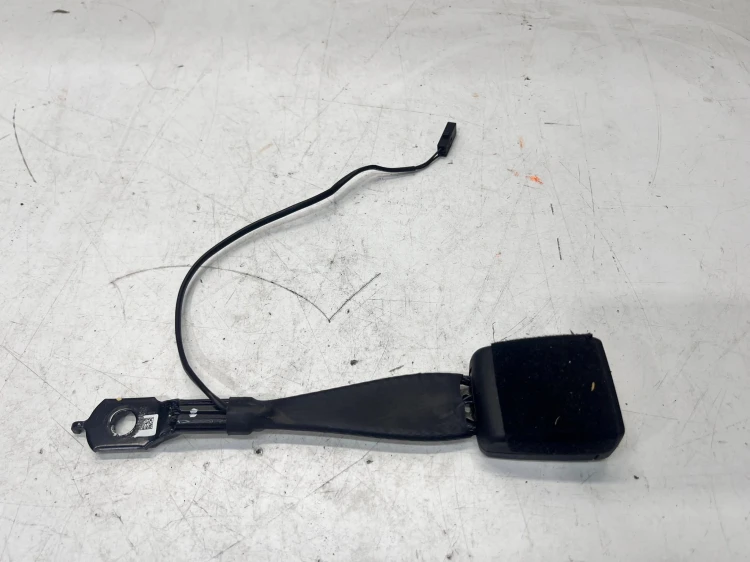 ZAPINKA PASA LEWA PRAWA AUDI Q5 FY 80A857755