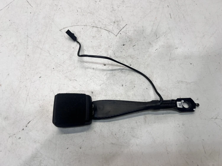 ZAPINKA PASA LEWA PRAWA AUDI Q5 FY 80A857755A