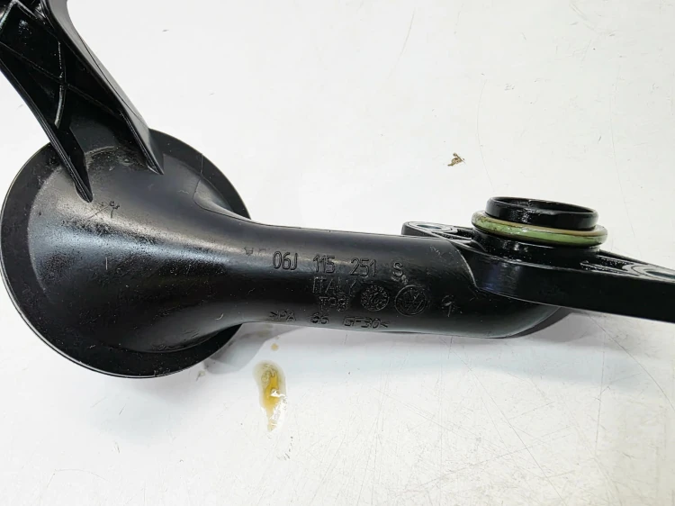 RURKA SMOK SSAK OLEJU AUDI VOLKSWAGEN SEAT SKODA 1.8 2.0 TFSI 06J115251S