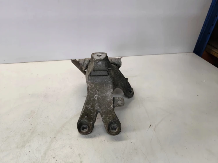 ŁAPA WSPORNIK SILNIKA PRAWA AUDI A4 B8 A5 8T Q5 8R 8K0199308BE ORYGINAŁ !!!