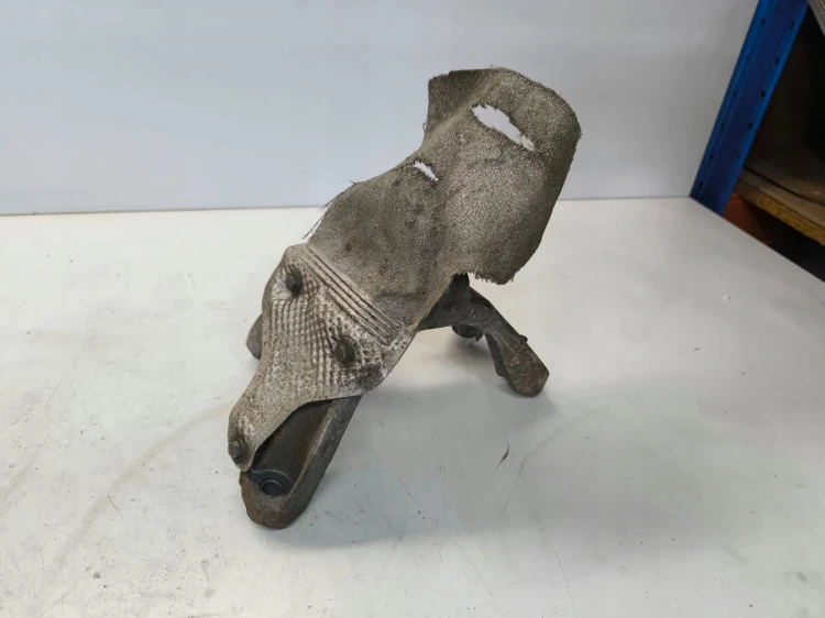 ŁAPA WSPORNIK SILNIKA PRAWA AUDI A4 B8 A5 8T Q5 8R 8K0199308BE ORYGINAŁ !!!