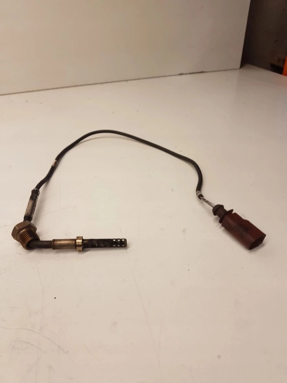 CZUJNIK TEMPERATURY SPALIN AUDI A4 A6 03G906088K