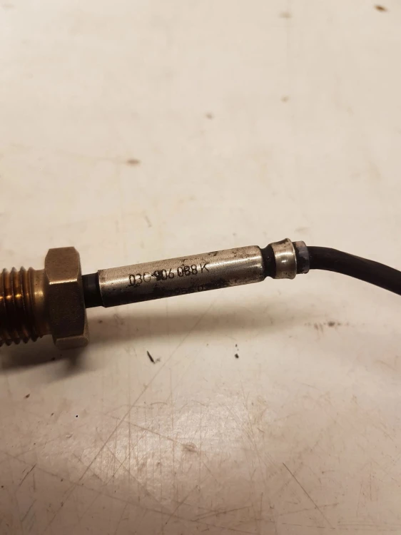 CZUJNIK TEMPERATURY SPALIN AUDI A4 A6 03G906088K