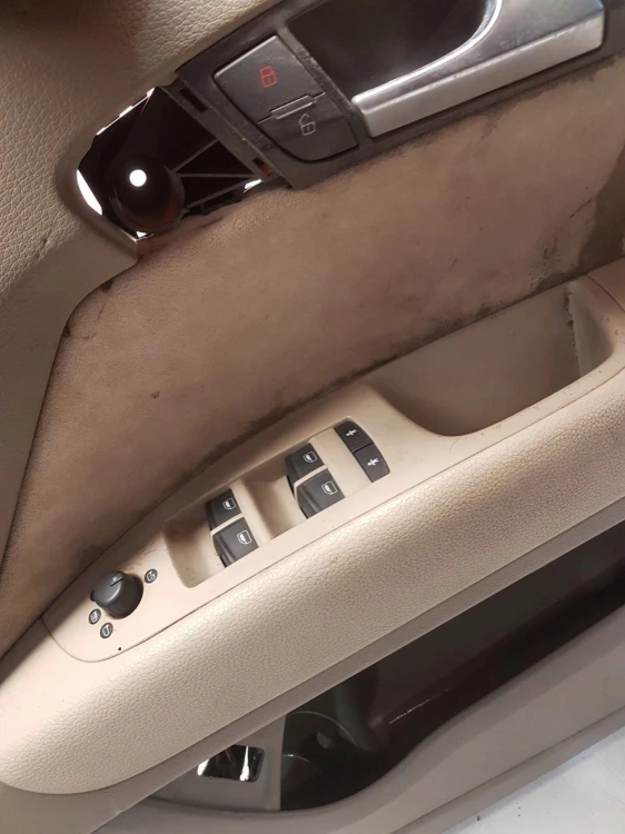 BOCZEK DRZWI PRAWY PRZÓD AUDI Q7 LIFT 4L1867106