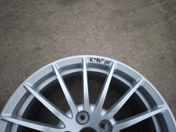 FELGA ALUMINIOWA AUDI VW SEAT SKODA 7.5J R17 ET29 8W0601025AE K*14* OK