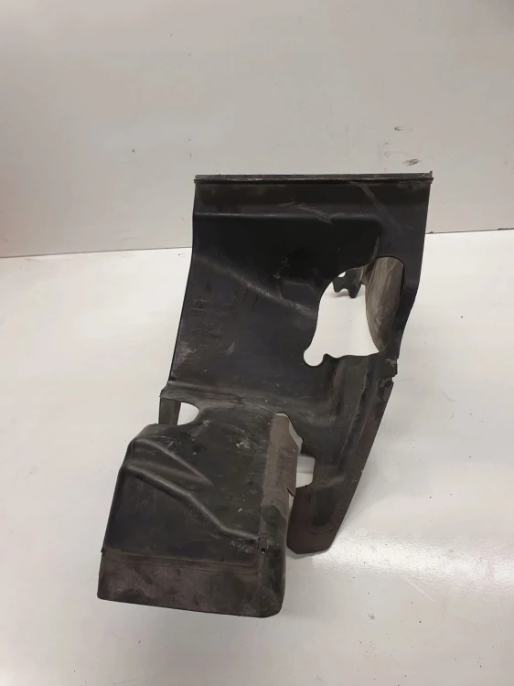 KIEROWNICA POWIETRZA AUDI A8 D3 3.0 TDI 4E0117336G