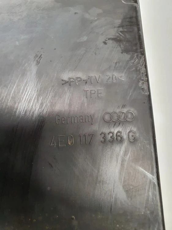 KIEROWNICA POWIETRZA AUDI A8 D3 3.0 TDI 4E0117336G