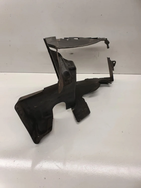 KIEROWNICA POWIETRZA AUDI A8 D3 3.0 TDI 4E0117336G