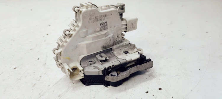 ZAMEK DRZWI PRAWY PRZÓD AUDI A3 8V 8X2837016 7PIN