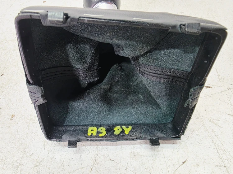 MIESZEK GAŁKA ZMIANY BIEGÓW AUDI A3 8V 8V0863278C 1KT 1/26