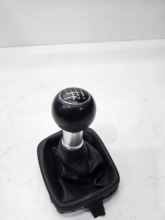 MIESZEK GAŁKA ZMIANY BIEGÓW AUDI A3 8P LIFT 8P0863279 6-BIEGÓW ***2***