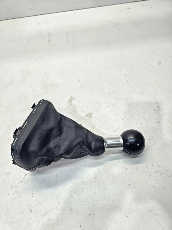 MIESZEK GAŁKA ZMIANY BIEGÓW AUDI A3 8P LIFT 8P0863279 6-BIEGÓW ***2***