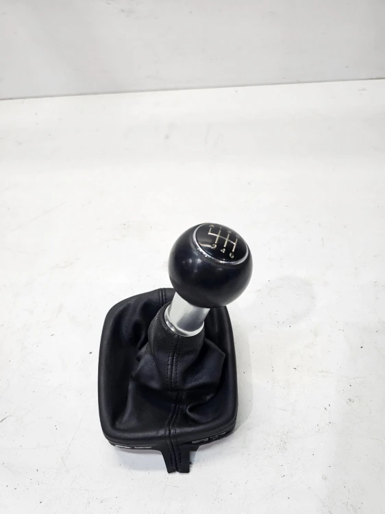 MIESZEK GAŁKA ZMIANY BIEGÓW AUDI A3 8P LIFT 8P0863279 6-BIEGÓW ***2***
