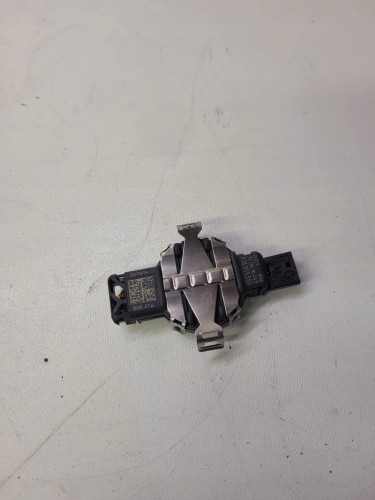 CZUJNIK SENSOR DESZCZU AUDI A4 B9 A5 81A955555