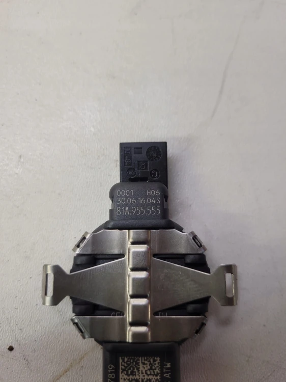CZUJNIK SENSOR DESZCZU AUDI A4 B9 A5 81A955555