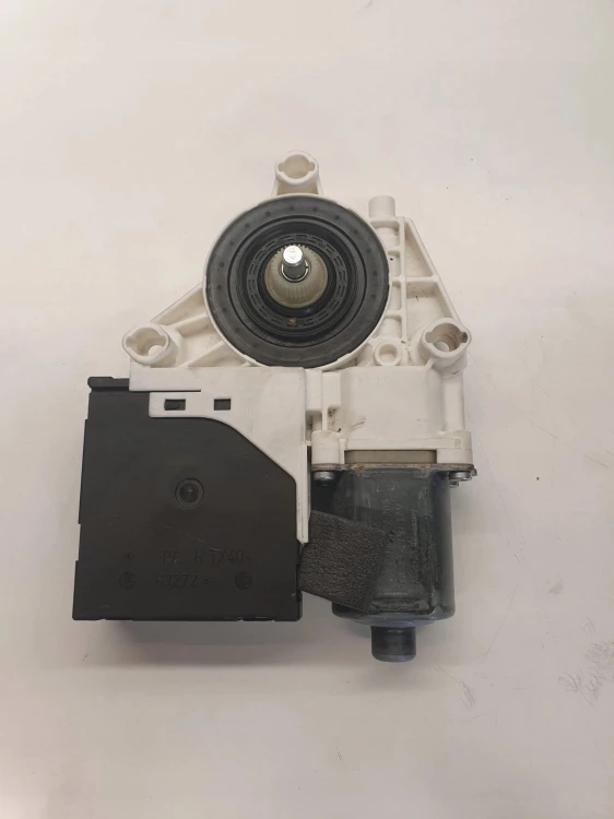 SILNICZEK SZYBY PRAWY AUDI A3 8P LIFT 8P0959802K