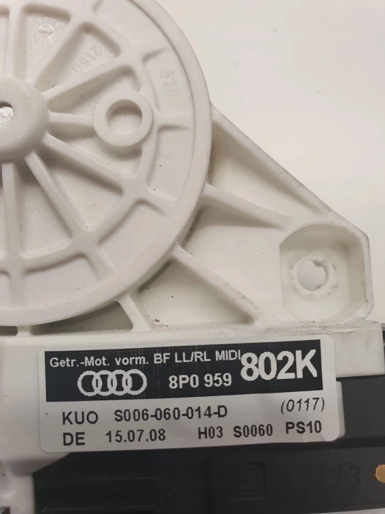 SILNICZEK SZYBY PRAWY AUDI A3 8P LIFT 8P0959802K