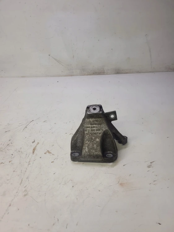 ŁAPA PODPORA SILNIKA AUDI A6 C6 3.0 T 8E0199308Q