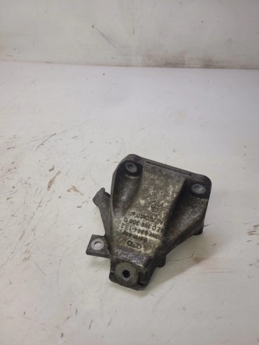 ŁAPA PODPORA SILNIKA AUDI A6 C6 3.0 T 8E0199308Q