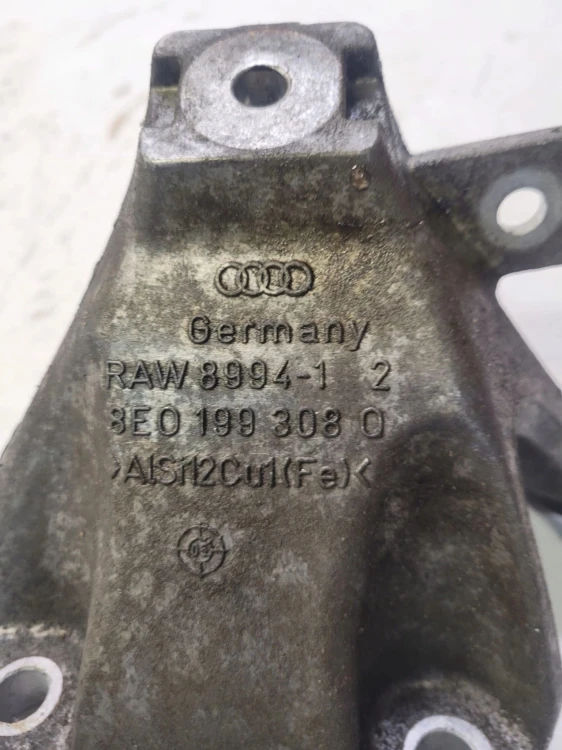 ŁAPA PODPORA SILNIKA AUDI A6 C6 3.0 T 8E0199308Q