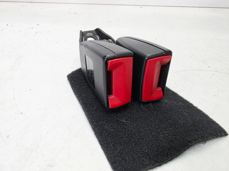 ZAPINKA PASA TYŁ PODWÓJNA AUDI TT 8J 8J8857739B