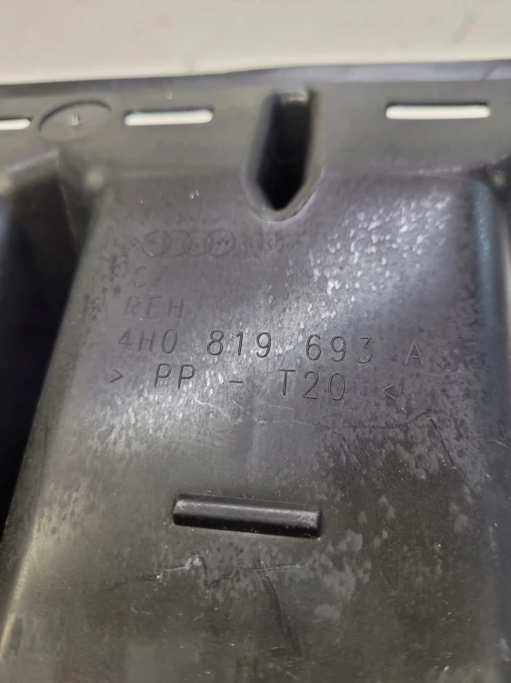 KANAŁ ROZDZIELACZ POWIETRZA AUDI A8 D4 4H0819693A