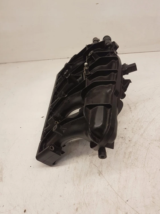 KOLEKTOR SSĄCY VW AUDI A4 A6 2,0 TFSI 06D133185AB