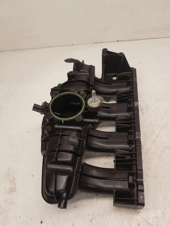 KOLEKTOR SSĄCY VW AUDI A4 A6 2,0 TFSI 06D133185AB
