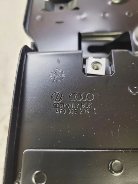KOSZ MOCOWANIE ZMIENIARKI TUNERA A6 C6 4F0035209C