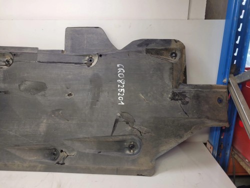 OSŁONA PŁYTA PODWOZIA LEWA AUDI A1 VW 6R0825201 *1*