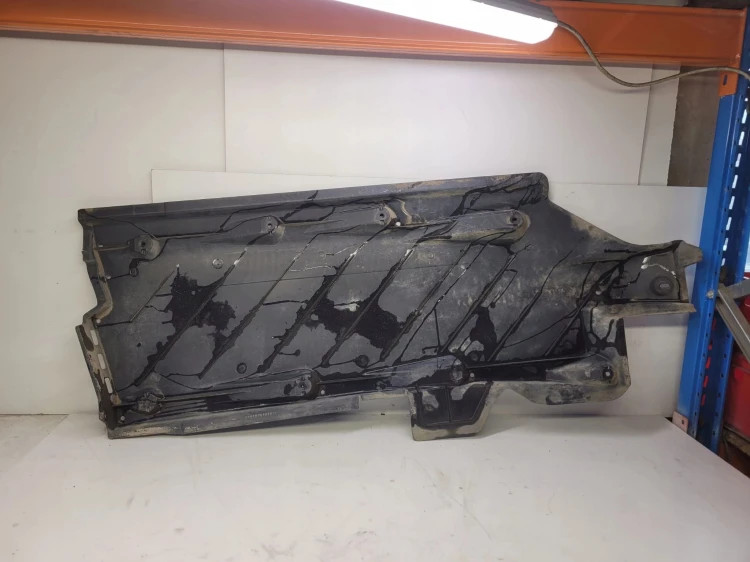 OSŁONA PŁYTA PODWOZIA LEWA AUDI A1 VW 6R0825201 *1*