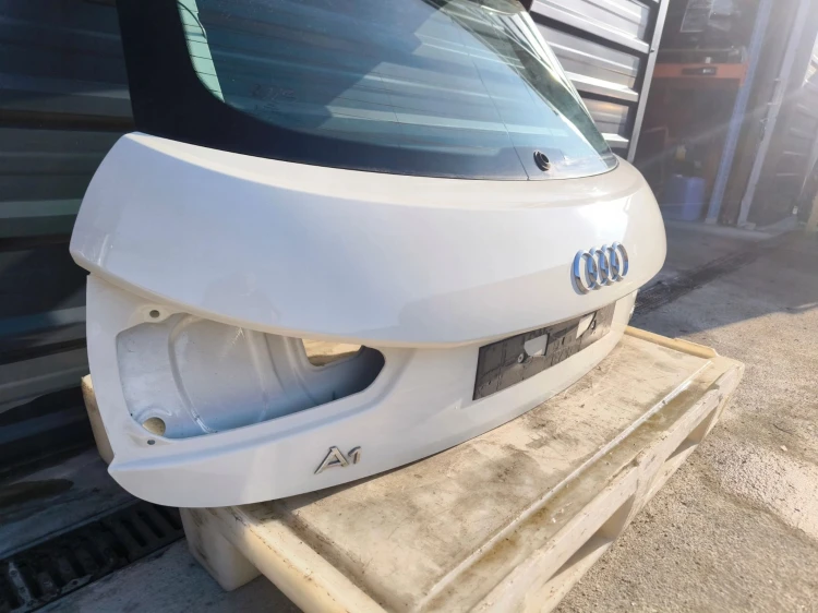 KLAPA TYLNA TYŁ AUDI A1 8X LY9K 3-DRZWI ORYGINAŁ !!!
