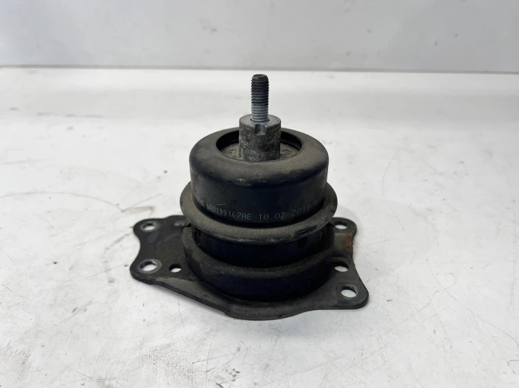 PODUSZKA ŁAPA SILNIKA PRAWA AUDI A1 VW SKODA SEAT 1.6 TDI 6R0199167AE