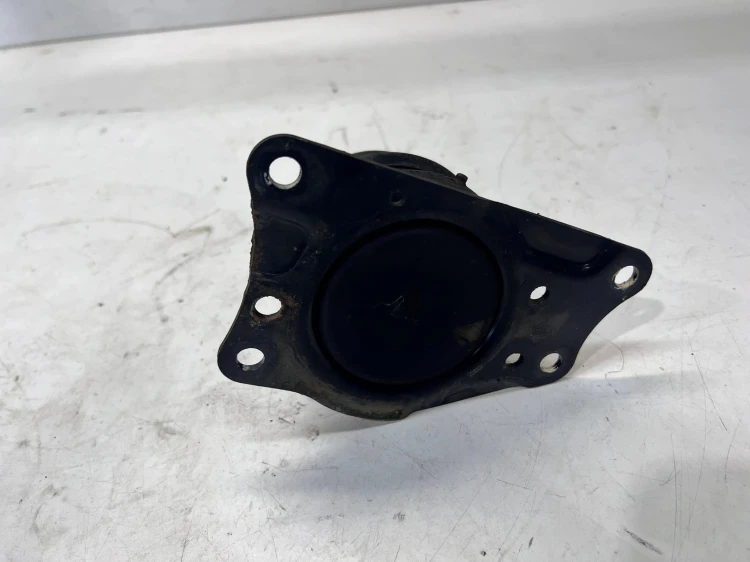 PODUSZKA ŁAPA SILNIKA PRAWA AUDI A1 VW SKODA SEAT 1.6 TDI 6R0199167AE