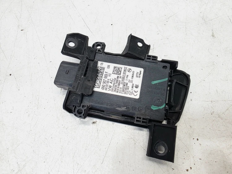 RADAR CZUJNIK DISTRONIC SENSOR AUDI A6 C8 4N0907669F 4N0907699A
