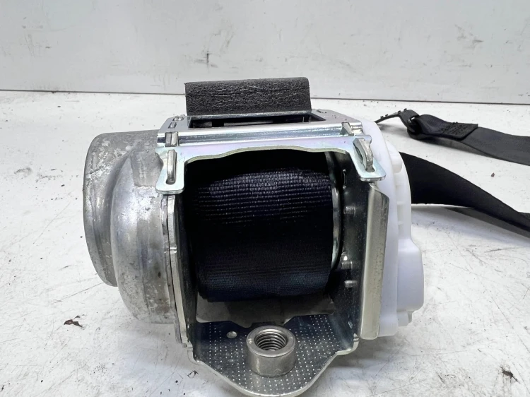 PAS BEZPIECZEŃSTWA LEWY PRZÓD AUDI A3 8Y 8Y0857705K