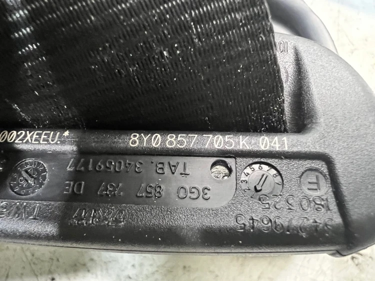 PAS BEZPIECZEŃSTWA LEWY PRZÓD AUDI A3 8Y 8Y0857705K