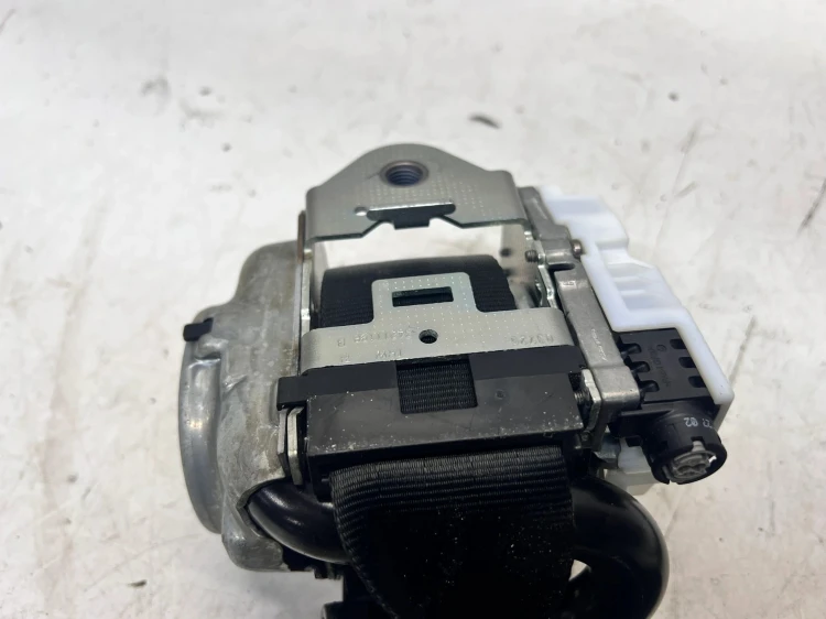 PAS BEZPIECZEŃSTWA PRAWY PRZÓD AUDI A3 8Y 8Y0857706K