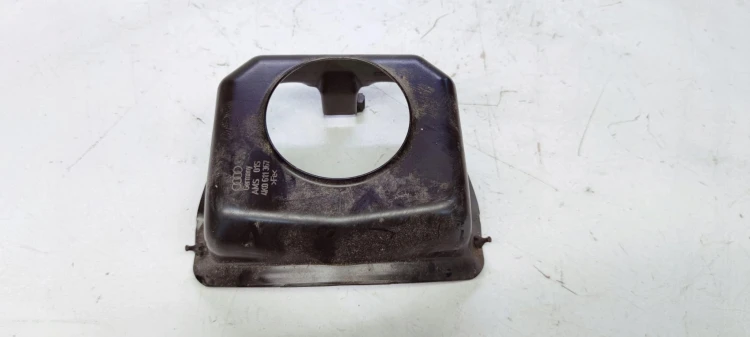 OSŁONA ZBIORNIKA PŁYNU HAMULC AUDI A6 C8 4K0611367