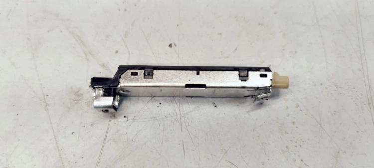 WZMACNIACZ ANTENOWY AUDI A3 8V 8V4035225B