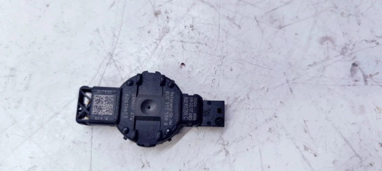 CZUJNIK SENSOR DESZCZU AUDI A1 A4 A5 A6 8U0955559C