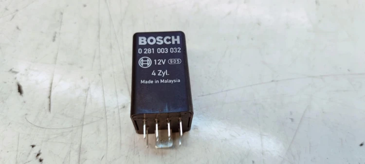 PRZEKAŹNIK ŚWIEC ŻAROWYCH AUDI VOLKSWAGEN SEAT SKODA 038907281B 457