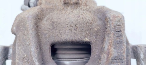 ZACISK HAMULCOWY JARZMO LEWY PRZÓD AUDI A4 A5 755