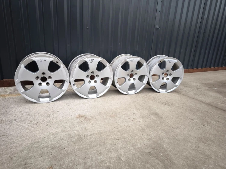 FELGI FELGA KOMPLET VW SKODA AUDI A3 A4 A6 7.5J R17 ET56 8P0601025C Z*60*OK