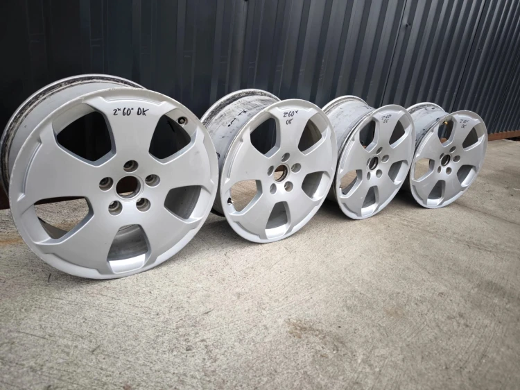 FELGI FELGA KOMPLET VW SKODA AUDI A3 A4 A6 7.5J R17 ET56 8P0601025C Z*60*OK