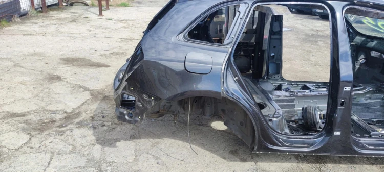ĆWIARTKA BŁOTNIK PRÓG PRAWY TYŁ AUDI Q5 8R LZ7L