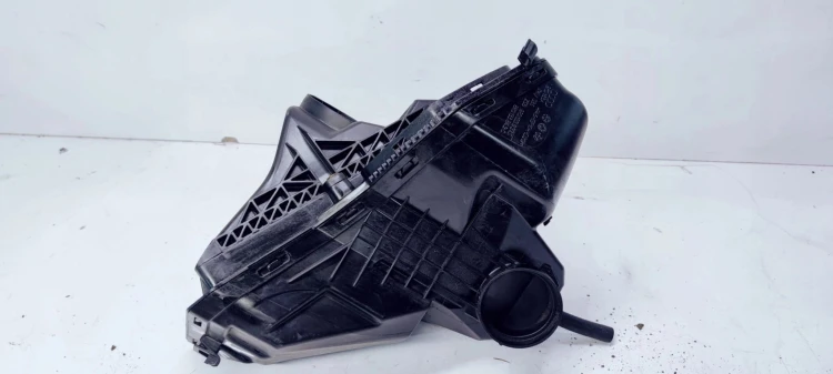 OBUDOWA FILTRA POWIETRZA AUDI A4 B8 A5 8K0133835BK