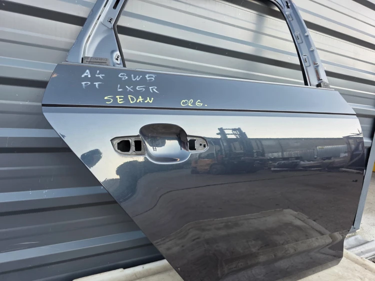 DRZWI PRAWY TYŁ AUDI A4 B9 LX5R SEDAN 2016-2019 ORYGINAŁ !!!