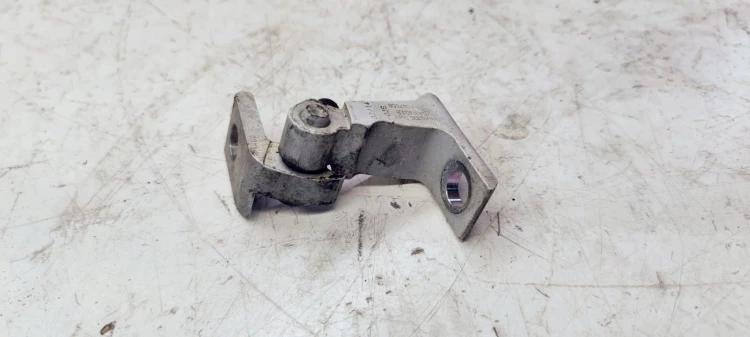 ZAWIAS DRZWI PRAWY AUDI A1 8X Q3 8U A3 8V 8X0831404B