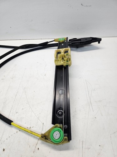 MECHANIZM SZYBY PRAWY PRZÓD AUDI A1 8X 3-DRZWI 8X3837462A